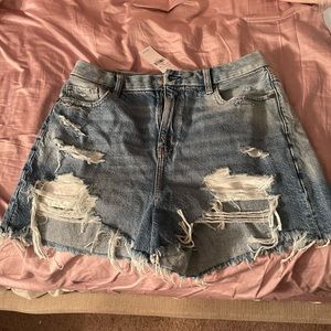 American Eagle Curvy Mom shorts